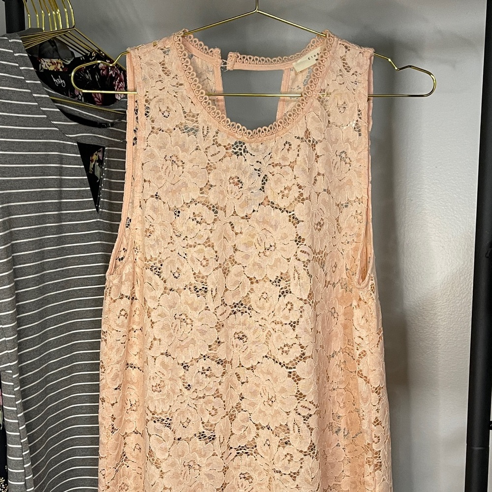 Pretty Lace Blouse by Elodie. Peach Color. Size L. NWT - Picture 4 of 4